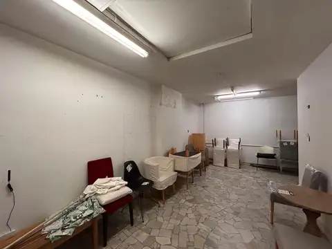 Local en Alquiler en Olivos Vias/Rio, USD 3.500