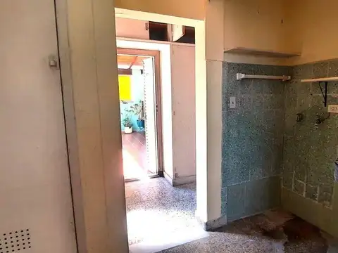 PH en venta - 4 Dormitorios 2 Baños - Nueva Pompeya