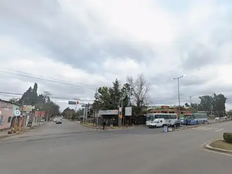 Av. Dr. Honorio Pueyrredón al 5.300  esquina E. Casella