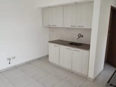 Depto Tipo Casa en Alquiler con 1 cocheras