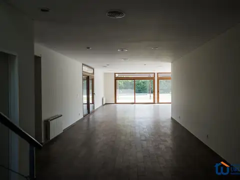 Casa moderna de 5 dormitorios en venta - Teresa Urdapilleta Propiedades