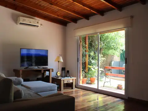 Casa 4 ambientes con 1 baño