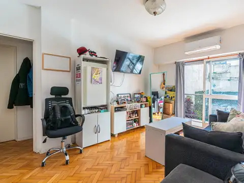 San Pedrito y Ramon Falcon - 2 ambientes - balcon - a nuevo