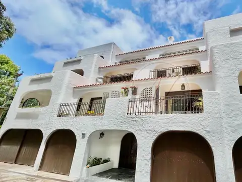 De Las Medusas 1000, Piso 1