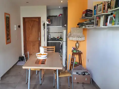 SE VENDE DEPARTAMENTO DE DOS AMBIENTES EN MERLO CENTRO