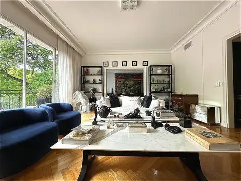 Av. Libertador  al 2400