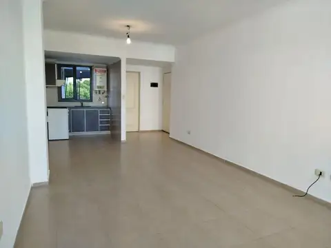 Alquiler monoambiente con balcón. IMPECABLE