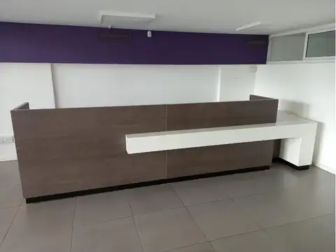 Oficina en Alquiler al Este