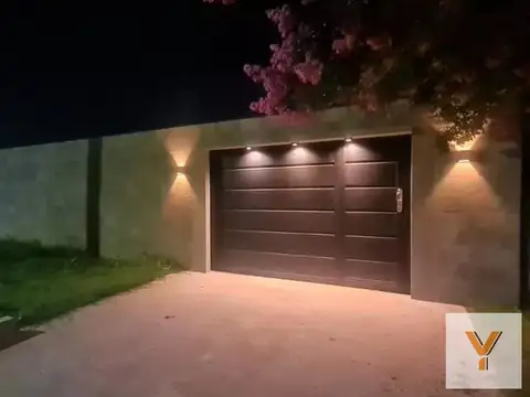 Casa 2 ambientes con 3 baños