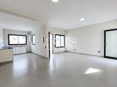 CAsa a estrenar en Via Aurelia Zona Sur