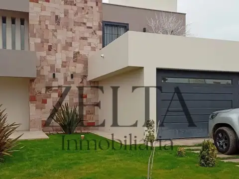 Casa 5 ambientes con 3 baños