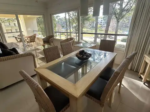Departamento en Alquiler con 1 cocheras