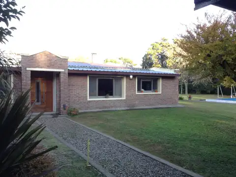 Casa 7 ambientes con 3 baños