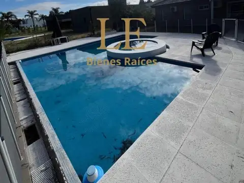 Casa 5 ambientes con 3 baños