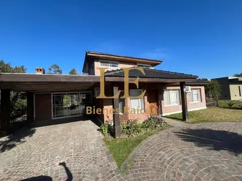 Venta casa en Barrio privado Malibu Canning