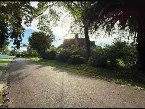 Lote central en el prestigioso B° Pilar del Lago !