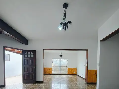Depto Tipo Casa en Alquiler en Llavallol, $ 750.000