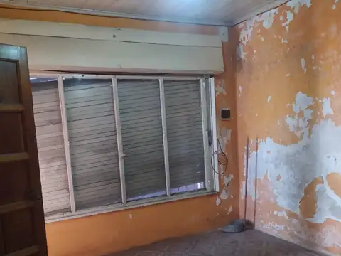 Casa a refaccionar + Depto. en Ituzaingó Norte