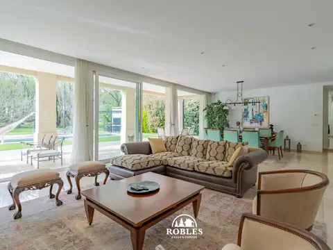 Residencia estilo neoclásico a estrenar, en barrio privado Rumencó. TOUR VIRTUAL