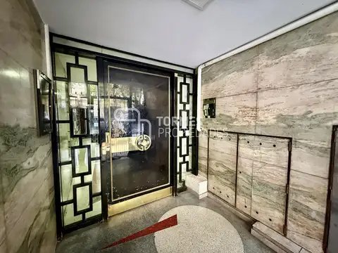 VENTA departamento 2 ambientes reciclado con balcón a la calle en centro, Mar del Plata