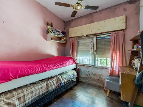 CASA 3 DORMITORIOS C/PATIO ZONA RIO A RECILCAR