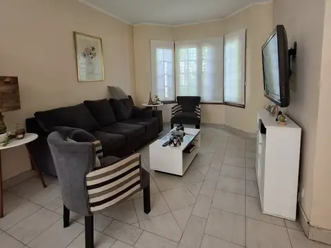 Carlos Pellegrini 1200