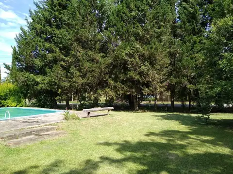 Casa quinta en el "Barrio los ombúes" Florencio Varela