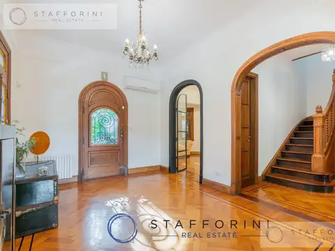 Casa en Venta con 4 cocheras