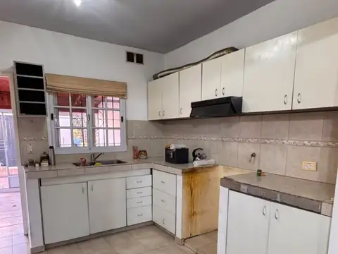 Casa en Alquiler con 1 cochera