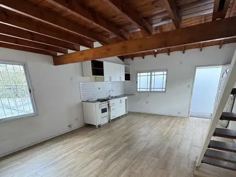 Depto Tipo Casa en Alquiler 25 años