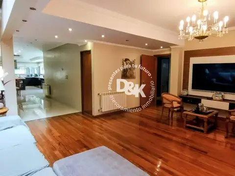 Casa 7 ambientes con 3 baños