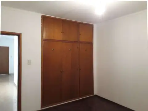 Casa 6 ambientes con 2 baños