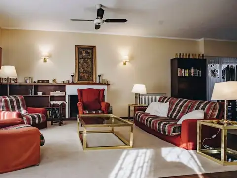 Casa 6 ambientes con 2 baños