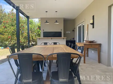 Casa 6 ambientes con 3 baños