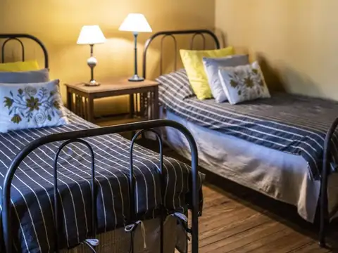 Casa 4 ambientes con 2 baños