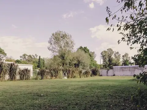 Muy lindo terreno en esquina en CUBA Villa de Mayo - Barrio Los Tilos!