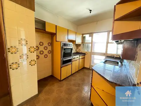 Departamento 4 ambientes con 2 baños