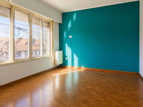 Casa 6 ambientes con 2 baños