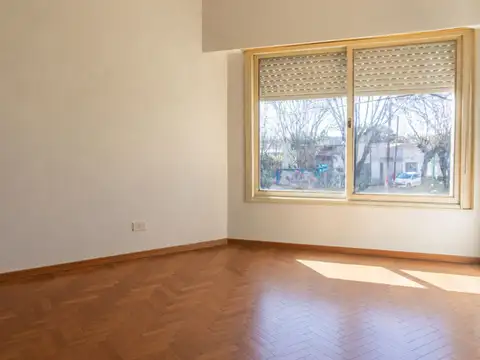 Casa 5 dormitorios venta Ensenada Multifamiliar