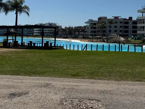 Lagoon Pilar Caamaño