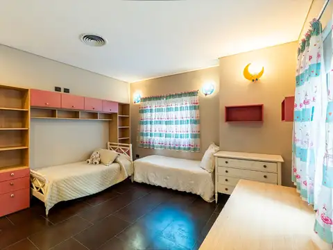 ALQUILER CASA ABRIL CLUB DE CAMPO
