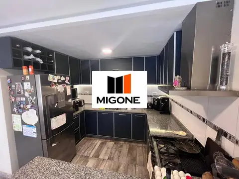 Casa 7 ambientes con 3 baños