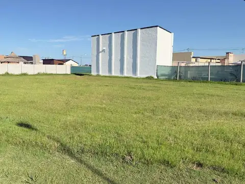 LOTE / VENTA / BELLA ITALIA / ENTORNO FAMILIAR