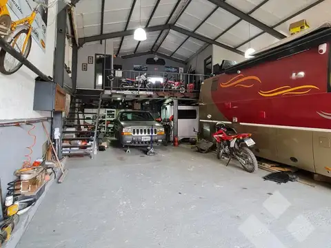 Venta galpón 200 m2 apto departamento - B.º Vega Maipú - San Martin de los Andes