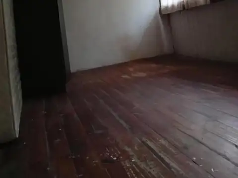 CASA 2 DORMITORIOS EN VENTA EN TANTI CON DERECHOS POSESORIOS