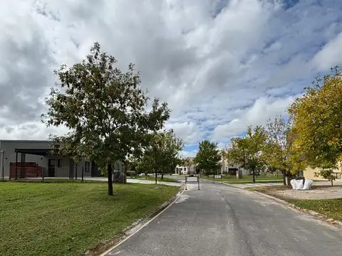 Terreno en Venta en El Cantón - Barrio Golf, USD 53.000