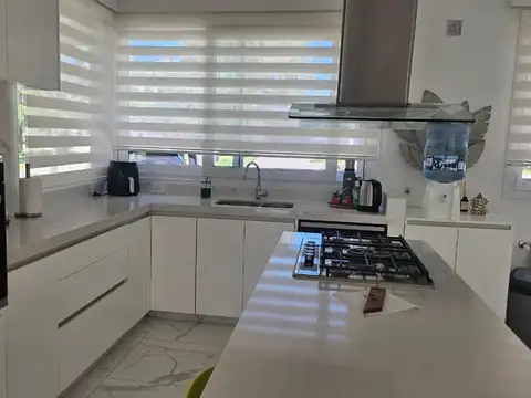 Casa en Venta en Club Miralagos, USD 360.000