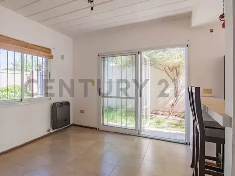 Depto Tipo Casa en Venta en City Bell, USD 93.000