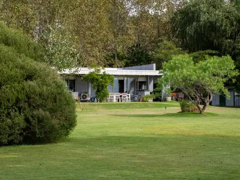 Casa en Venta con 4 cocheras