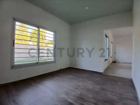 Casa 5 ambientes con 1 baño